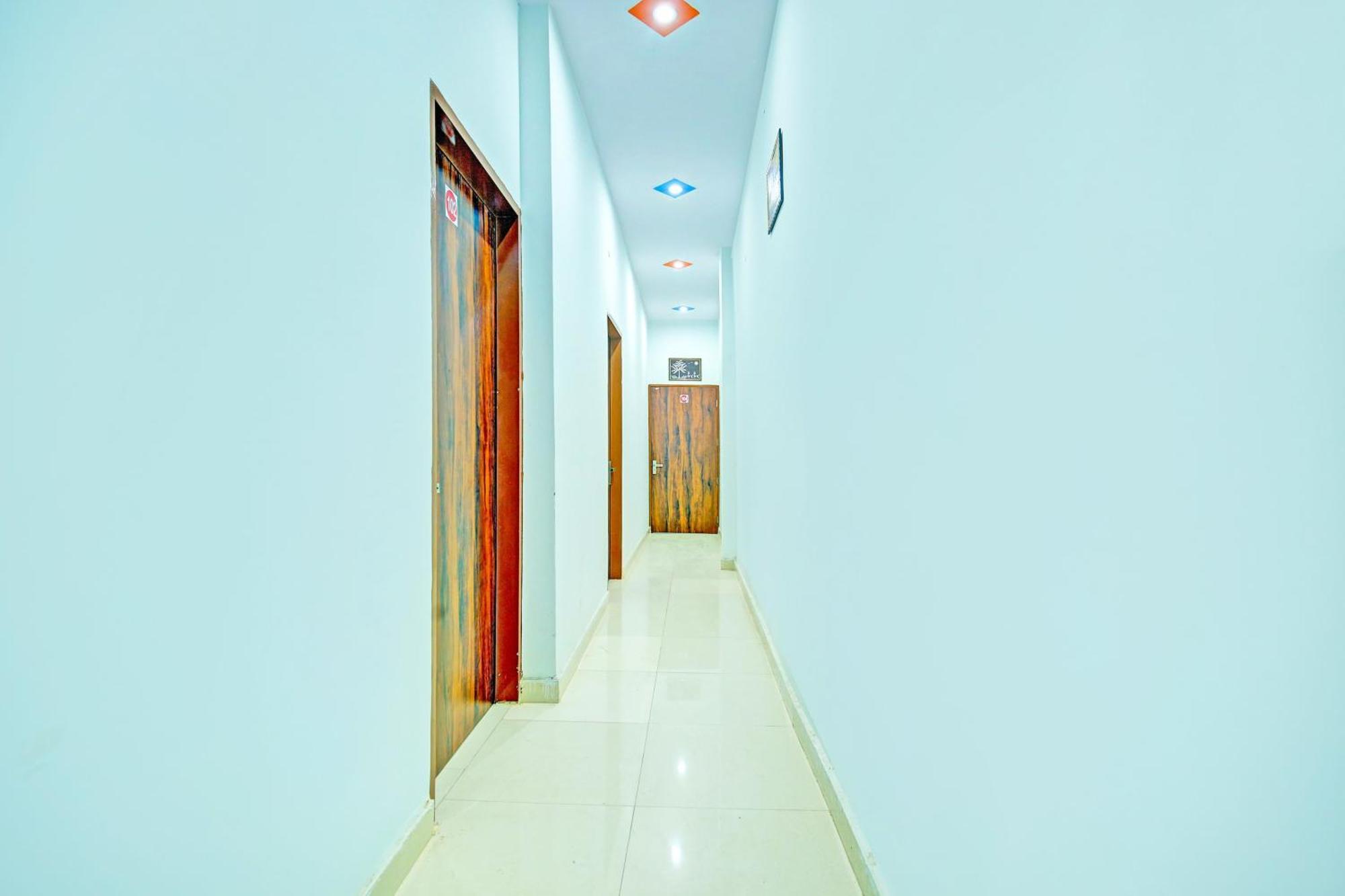 Super Hotel O Sirsa Hotel & Guest House Bagian luar foto