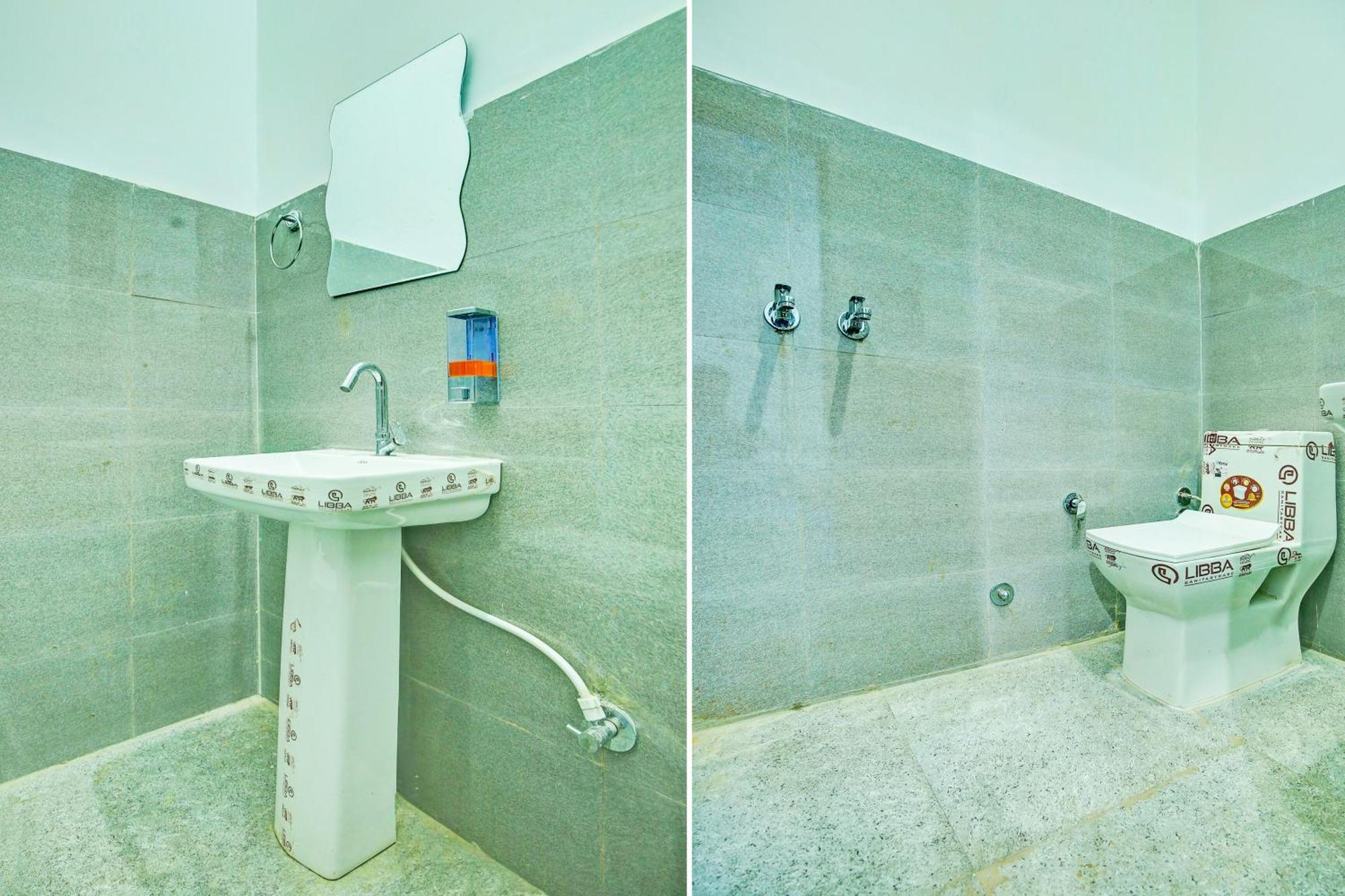 Super Hotel O Sirsa Hotel & Guest House Bagian luar foto