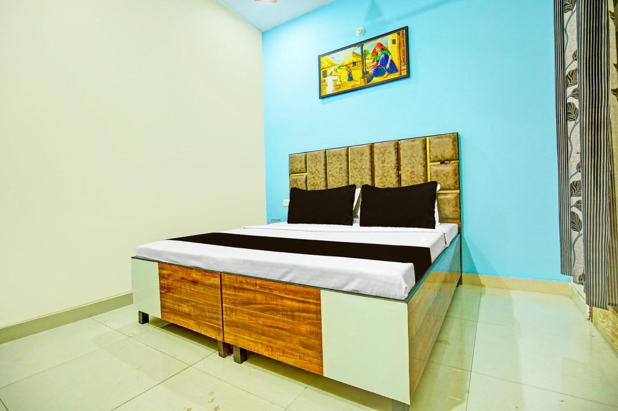 Super Hotel O Sirsa Hotel & Guest House Bagian luar foto