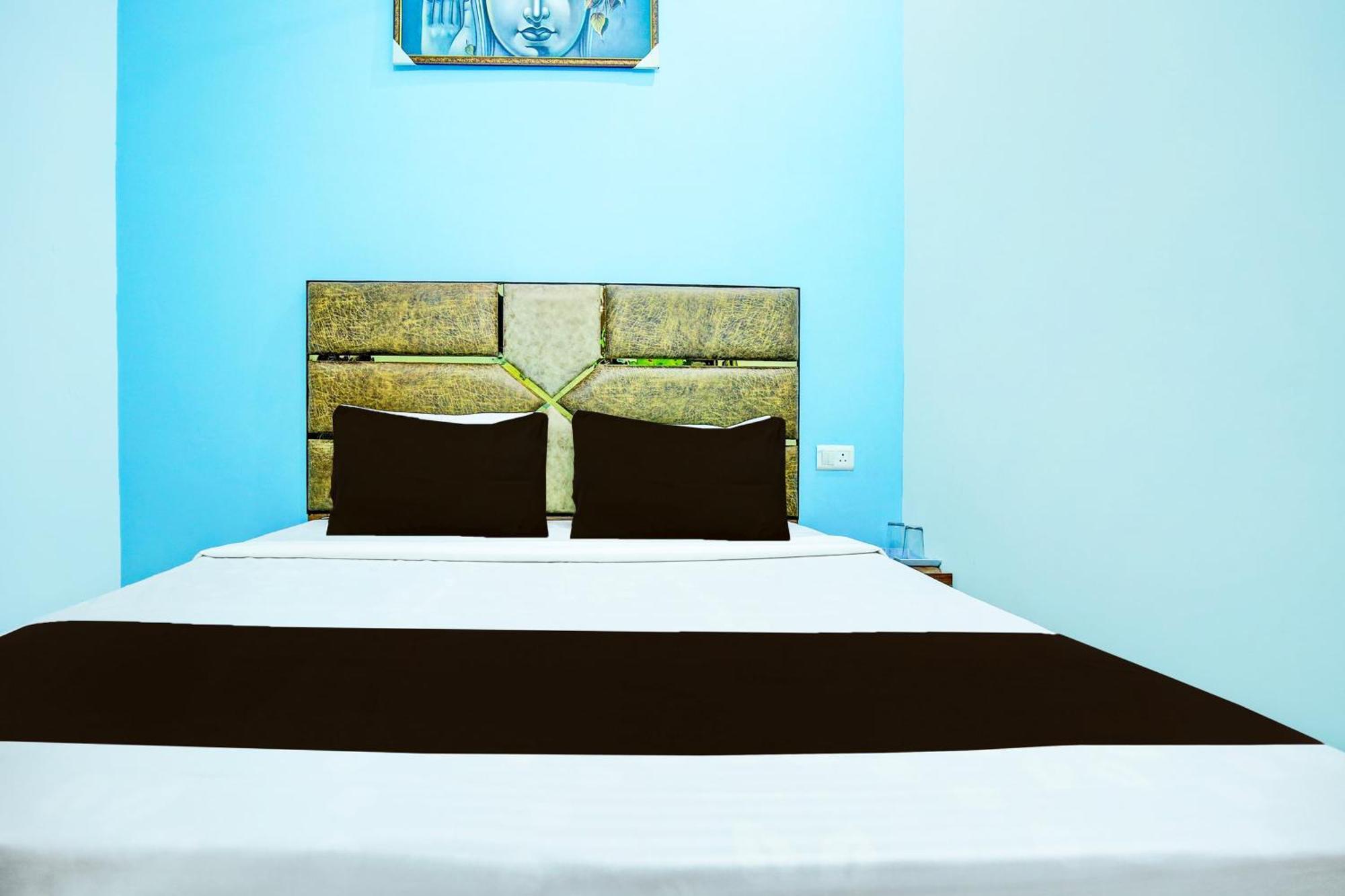 Super Hotel O Sirsa Hotel & Guest House Bagian luar foto