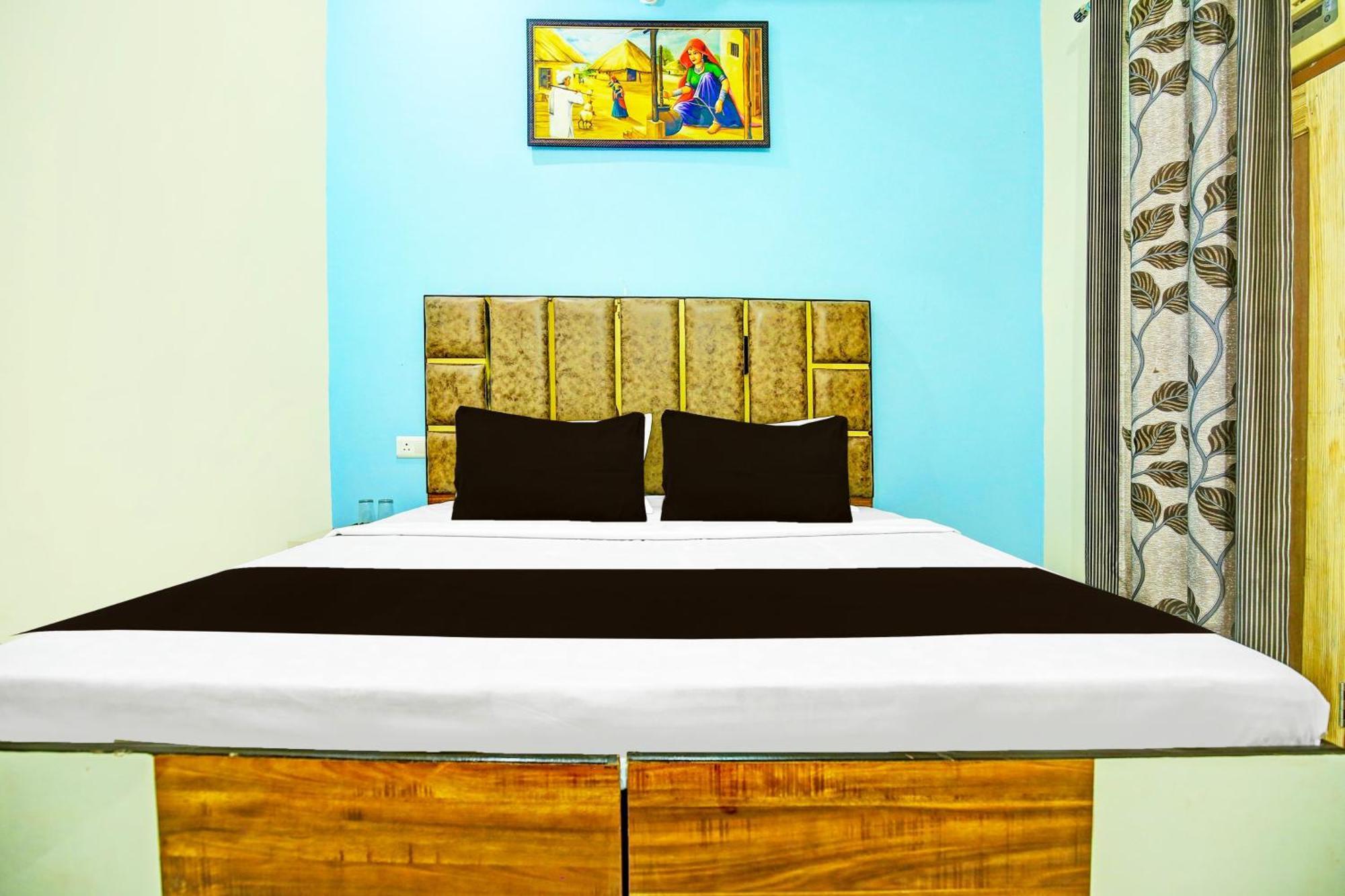 Super Hotel O Sirsa Hotel & Guest House Bagian luar foto